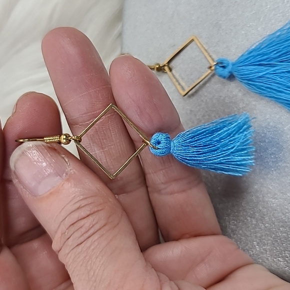 Earrings Gold Tone Turquoise Blue Dangle Lightweight Tassel Bohemian Beach Gift - Picture 3 of 4